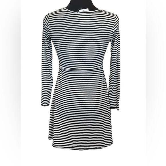 New ~  VELVET TOUCH  ~Stripe Ruched Front Skater Mini Dress Size Small - Picture 4 of 7